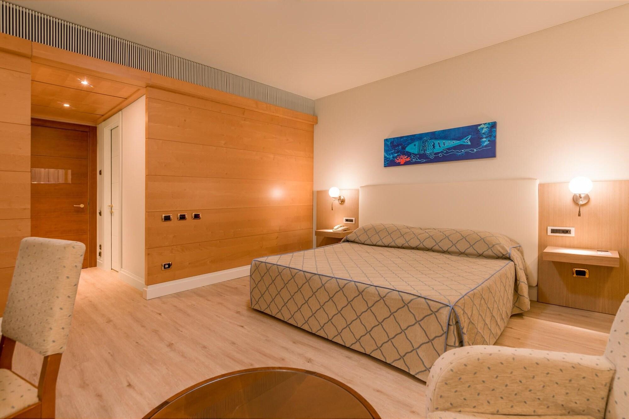 Smy Carlos V Wellness & Hotel 5*